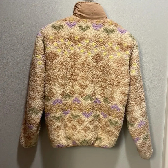 Urban Outiftters woman’s fuzzy pullover jacket - Picture 5 of 10